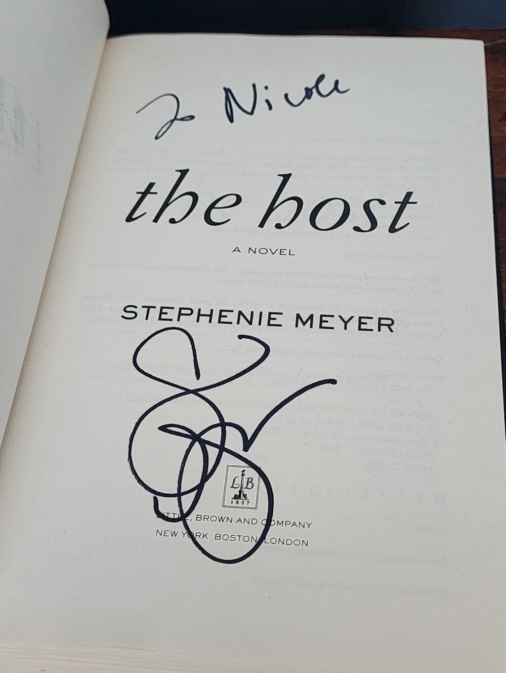 RARE "The Host" SIGNED by Stephenie Meyer 1st Edition 1st Print 2008 To Nicole
